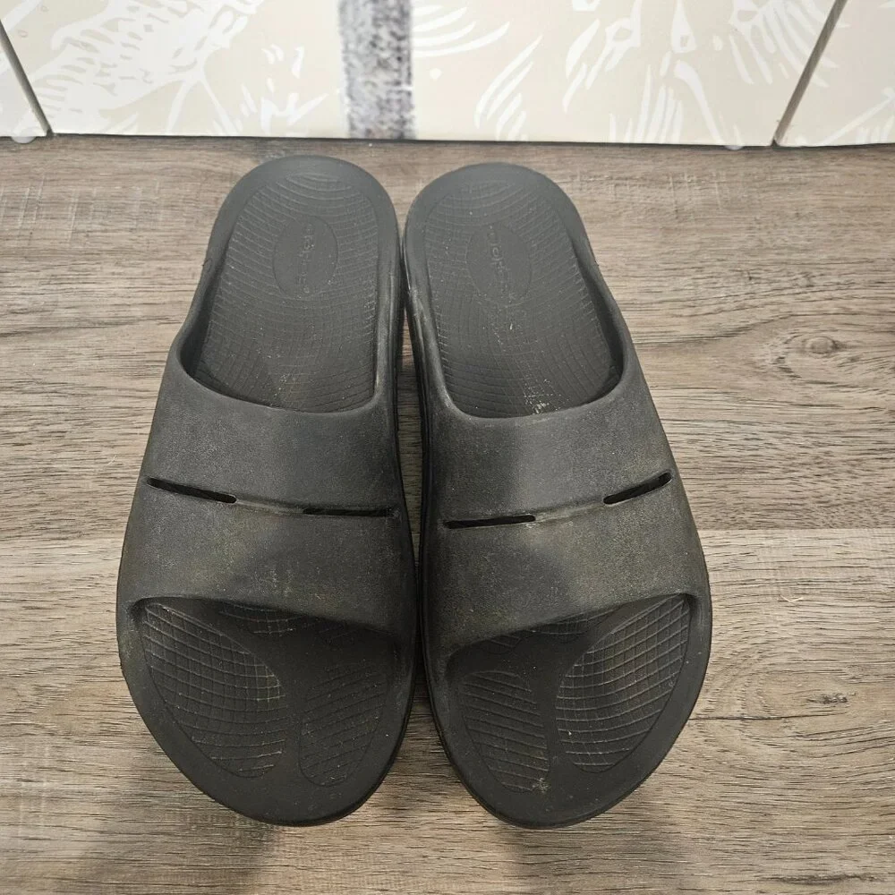 OOFOS Slides Men's 11 Women's 13 Black